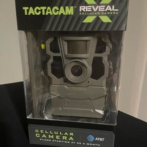 NIB REVEAL X TACTACAM, CELLULAR CAMERA